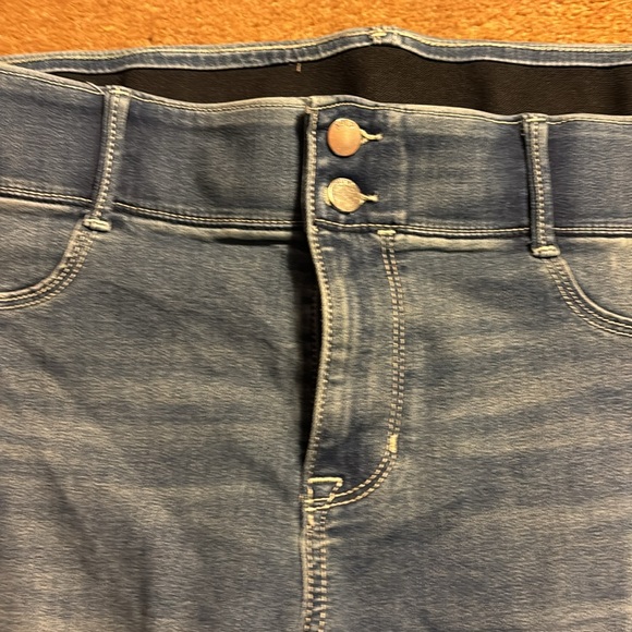 Apt 9 Denim Capri - Picture 2 of 5